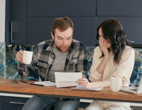Az emberek közel 15 százaléka nem tudja idejében kifizetni a számlákat