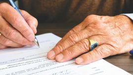 Kormánypárti képviselő is aláírta az AUR egyik bizalmatlansági indítványát