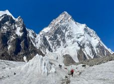 Gleccserek sztrádáján a K2-ig – Veress Zsombor turistaként a hegymászók nyomában 