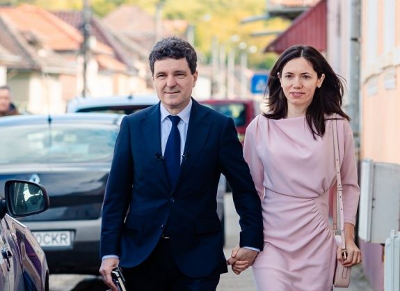 Az államfő elvitte a lányát iskolába, de hivatalosan nem vett részt a tanévnyitón