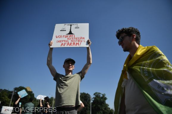 Tömeges megmozdulásokkal fenyegetnek az egyetemisták (VIDEÓ)