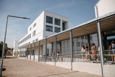 Sepsiszentgyörgyön nyílt meg az ország legmodernebb iskolája sajátos nevelési igényű diákoknak