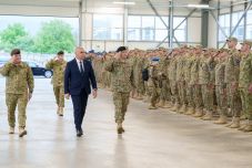 Reform helyett leépítések – A hadsereg és a titkosszolgálat érinthetetlen 