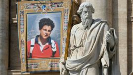 Szentté avatta a pápa „Isten influenszerét”