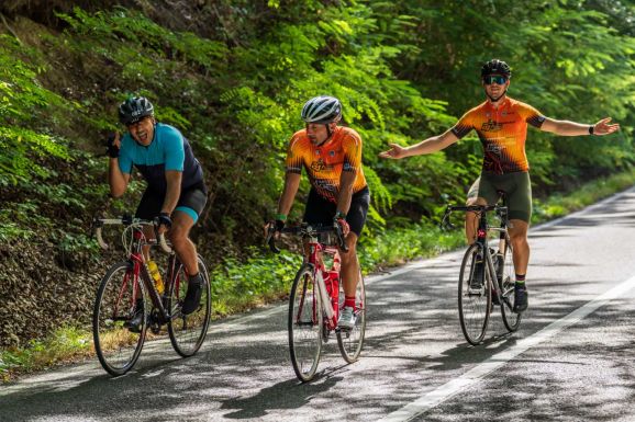 Vasemberek: közel ötezer kilométert bicikliztek 24 óra alatt a Sugás24H résztvevői