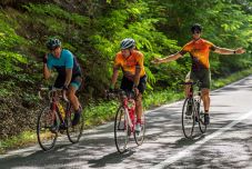 Vasemberek: közel ötezer kilométert bicikliztek 24 óra alatt a Sugás24H résztvevői