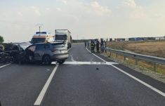 Frontális ütközés: a helyszínen életét vesztette az egyik sofőr (VIDEÓ)