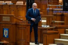 Szeptember végén lemondhat Ilie Bolojan – Az alkotmánybírák kezében a döntés 