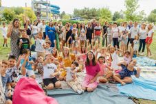 Kincskeresés, piknik és fagyizás – Rendhagyó tanévnyitó az egyik marosvásárhelyi iskolában