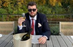 Elítélték a nagyváradi milliárdos „rendőrösdit játszó” fiát