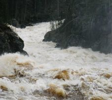 Árvízveszély 14 megye folyóin szombat reggelig