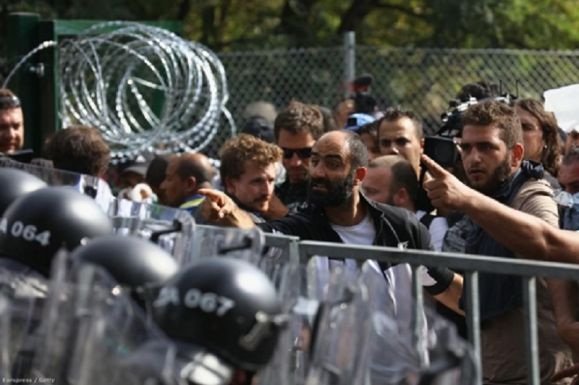 Orbán Viktor a röszkei ostrom 10. évfordulóján: A haza nem eladó!