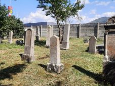 A múlt emlékeinek ápolása – Rendbe tették a csíkszeredai zsidó temetőt