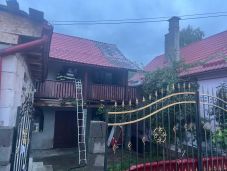 Maros megye: tűz ütött ki egy szászrégeni lakóházban