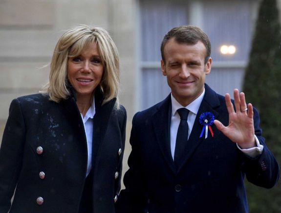 Tudományos bizonyítékokkal igazolja Emmanuel Macron a bíróságon, hogy a felesége nő