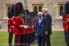 Trump szerepét méltatta a brit uralkodó (VIDEÓ)
