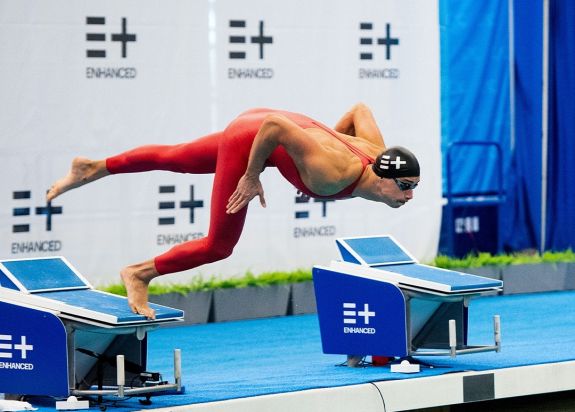 Gyorsabban, magasabbra, erősebben