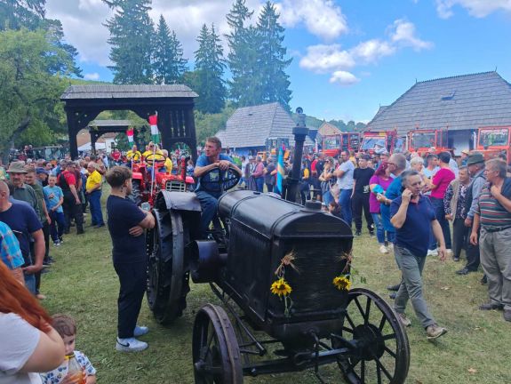 Régi gépek, új élmények – Hatalmas siker volt a 13. Csernátoni BuRRogtató (VIDEÓ)