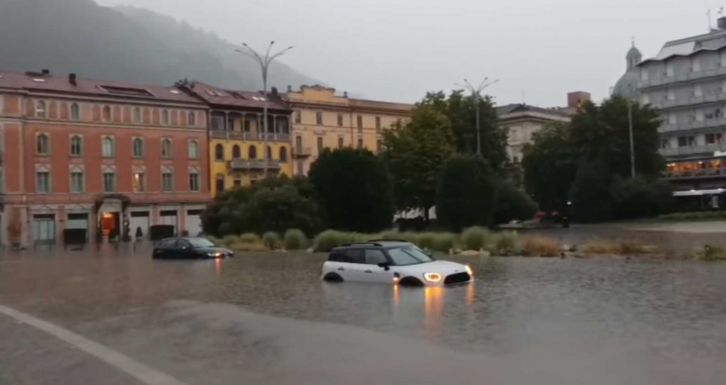 Heves esőzés okozott áradást Milánóban és földcsuszamlást Comóban