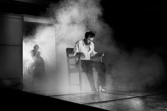 Abszurd és elgondolkodtató: Rinocéroszok a sepsiszentgyörgyi színpadon