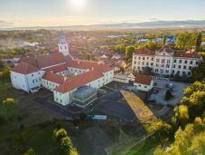 Tanévnyitó a Kanta Szakképzőben: magyarországi partnerekkel erősítik a székelyföldi egészségügyi szakképzést