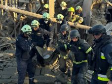 Egymást bombázták az oroszok és az ukránok