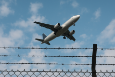 „Zsebpénzzel” zsuppolták haza a román bűnözőket Nagy-Britanniából