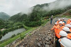 FRISSÍTVE – Politikai háború a vízerőművek körül: elutasították a környezetvédelmi miniszter elleni indítványt