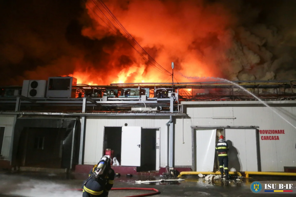 Bukarest: 36 órán át égett a raktár 