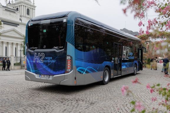 Hidrogénmeghajtású városi busz járja az országot