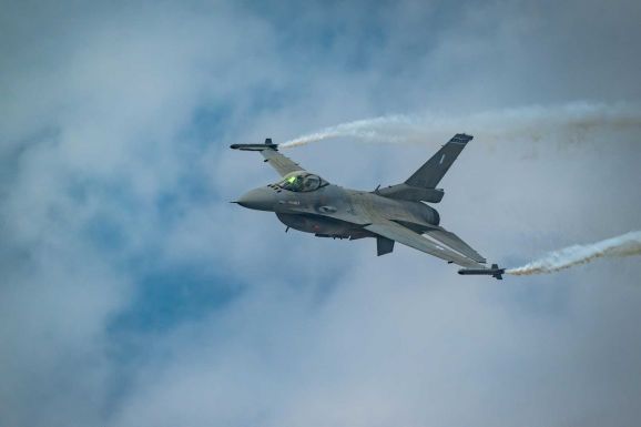 Felszálltak az amerikai vadászgépek, orosz katonai repülőket észleltek Alaszka közelében