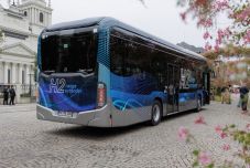 Hidrogénmeghajtású városi busz járja az országot