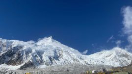 Himalája-expedíció: elérte a 8163 méter magas Manaszlu csúcsát a csíkszeredai Sántha Xénia (VIDEÓ)