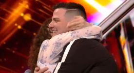 Az X-Faktor színpadán kérte meg barátnője kezét a Maros megyei fiatal