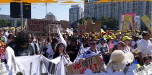 Az oktatásban bevezetett megszorító intézkedések ellen tüntetnek hétfőn az egyetemisták (VIDEÓ)