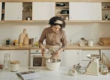 Trump megvámolja a konyhaszekrényeket és a mosdókagylókat – Aláássák a nemzetbiztonságot