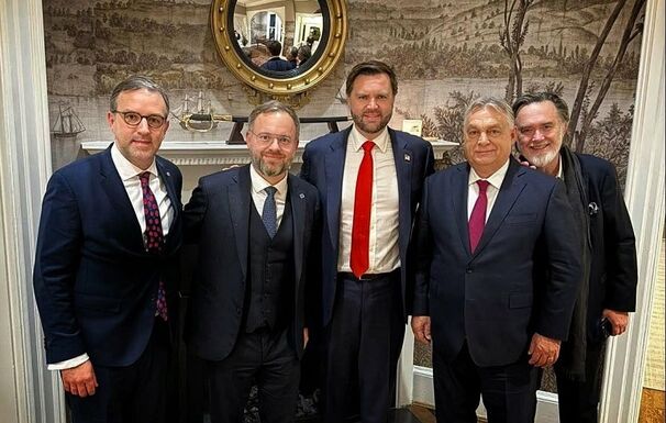 Hivatalos: Magyarországra látogat az amerikai alelnök