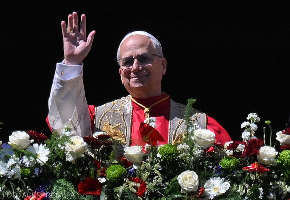 Imavirrasztást hirdetett a békéért a pápa