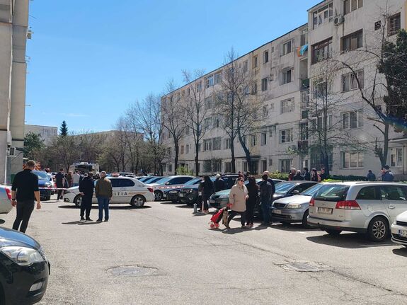 Öngyilkosságot követhetett el egy állami gondozott 12 éves gyermek: kiugorhatott a negyedik emeletről 