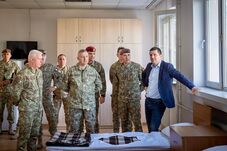 Zajlanak az utolsó előkészületek az önkéntes katonák fogadására