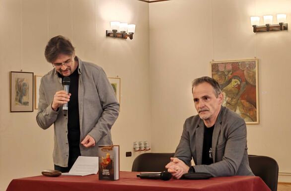 Kemény fényben nőttetek: verseskötet szülőknek, gyerekeknek és nemcsak