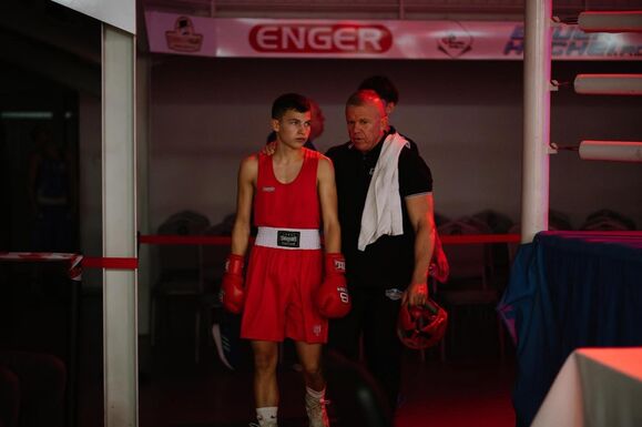 A lehető legjobb szeretne lenni a ringben, szülővárosában is díjazták már a gyimesközéploki Csillag Szabolcsot