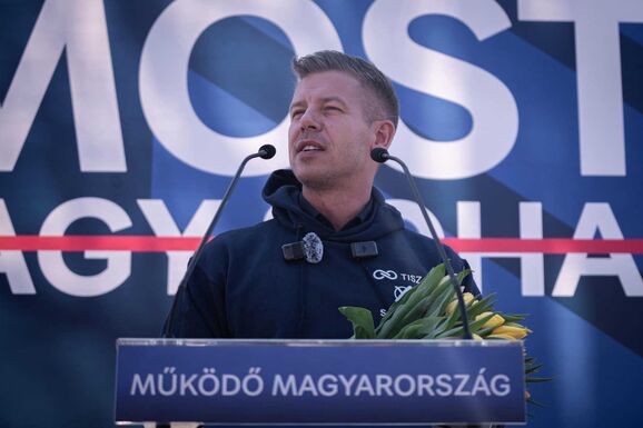 Magyar Péter is szavazott – Meggyőződése, hogy a pártja győz