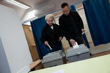 Szijjártó Péter szerint az emberek a háborúról vagy a békéről döntenek a választásokon