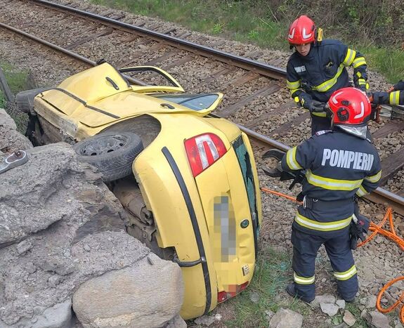 FRISSÍTVE – Frontális ütközés: életét vesztette egy 23 éves várandós nő (VIDEÓ) 