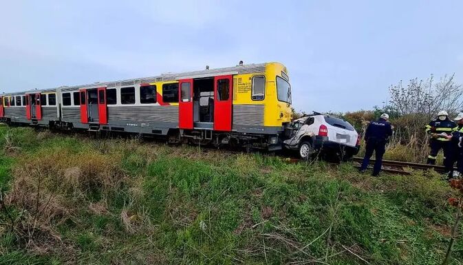 Halálos vonatbaleset: az autóba szorult sofőr életét vesztette 