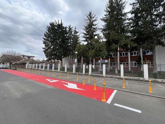 Gyors puszi és indulás – már használható Marosvásárhely első Kiss & Ride övezete