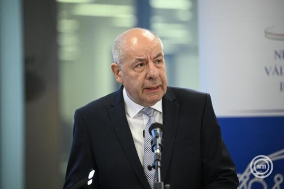 Magyar Pétert javasolja miniszterelnöknek Sulyok Tamás államfő