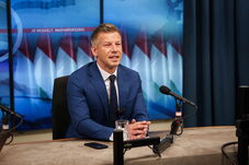 Magyar Péter: felfüggesztjük a közmédia hírszolgáltatását