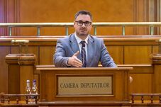 Verekedés az AUR székházban: Dan Tanasă torkának ugrott a párt egyik korábbi tagja (VIDEÓ)